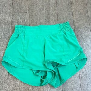 2.5in high rise Kelly green Lululemon shorts
